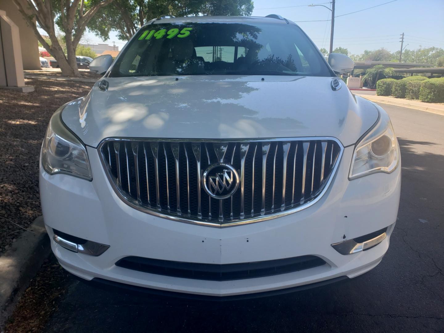 2017 WHITE /gray Buick Enclave (5GAKRBKD3HJ) with an 3.6L V6 DOHC 24V engine, 6-Speed Automatic transmission, located at 323 E Dunlap Ave., Phoenix, AZ, 85020, (602) 331-9000, 33.567677, -112.069000 - 2017 Buick Enclave,....... EXCELLENT condition, Ice Cold A/C, Clean Gray interior with Gray leather seats in near perfect condition, 3RD row seating, Rear AC, New brakes, Tune up, Touch screen Stereo/CD Player, Bluetooth, Phone sync, Backuup camera, Satellite compatible, Gorgeous tinted sunroof,This - Photo#1